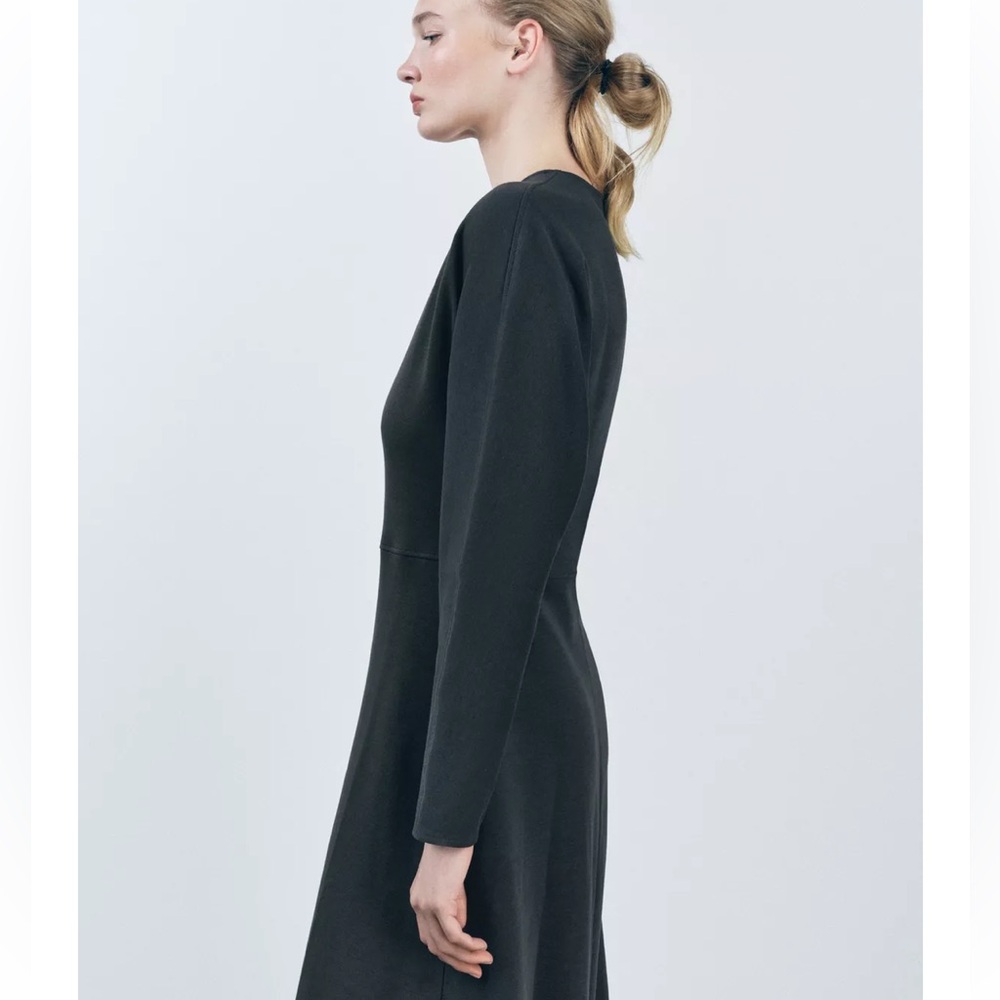 Zara Elegant Burgundy V-Neck Dress - Picture 9 of 13